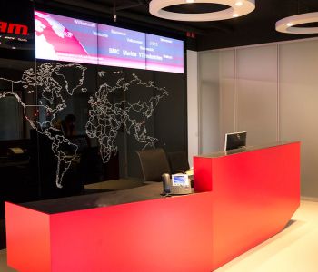 Empfangsbereich mit Empfangstheke