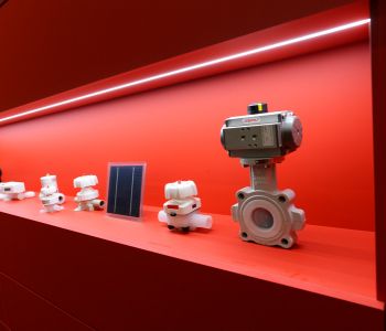 Produktpräsentation auf dem Messestand